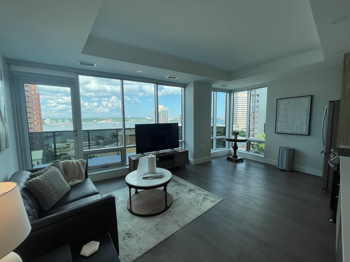 Waterfront downtown 1 Bedroom with 6 appliances