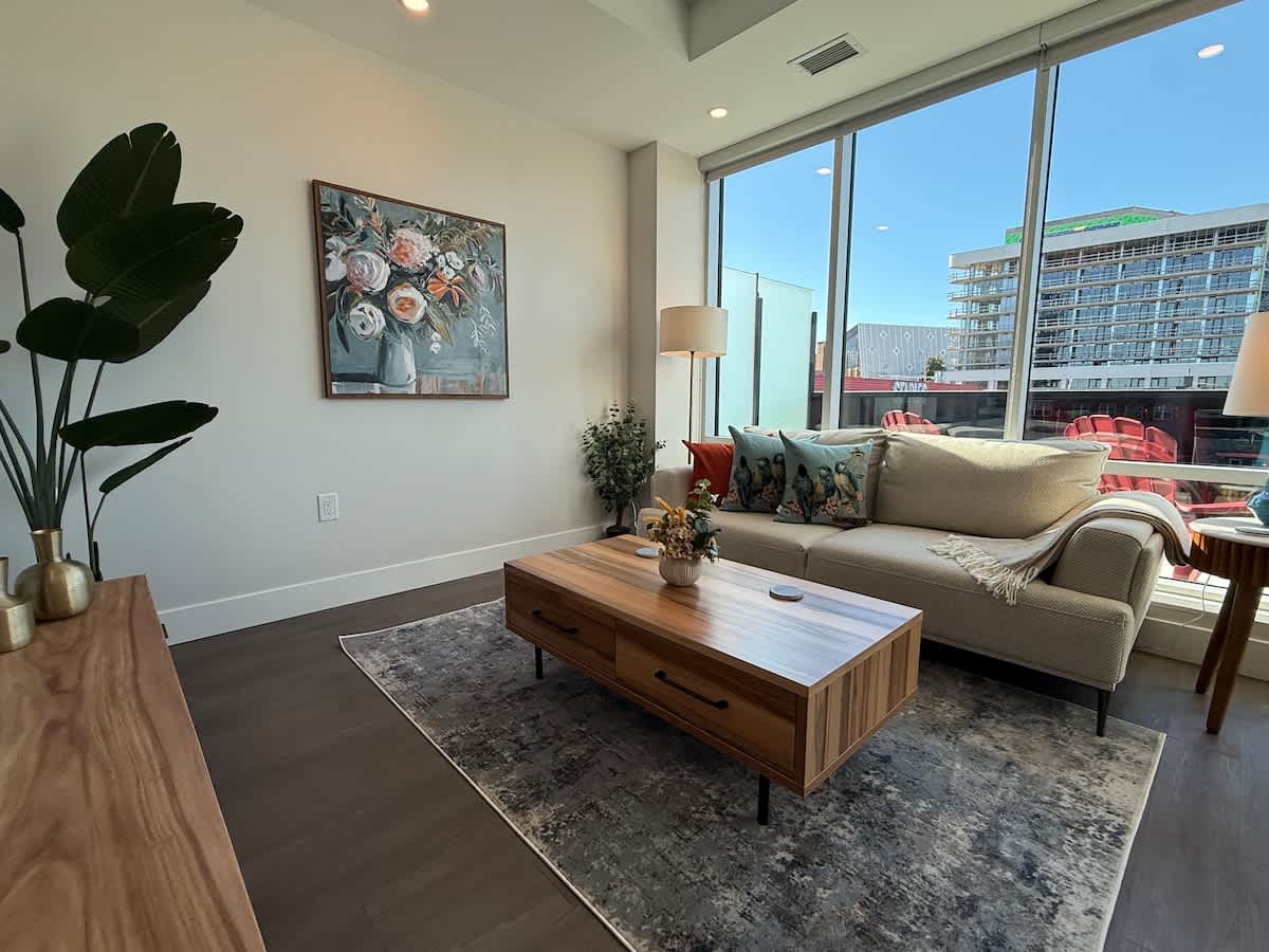 Penthouse downtown 1 Bedroom with 6 appliances