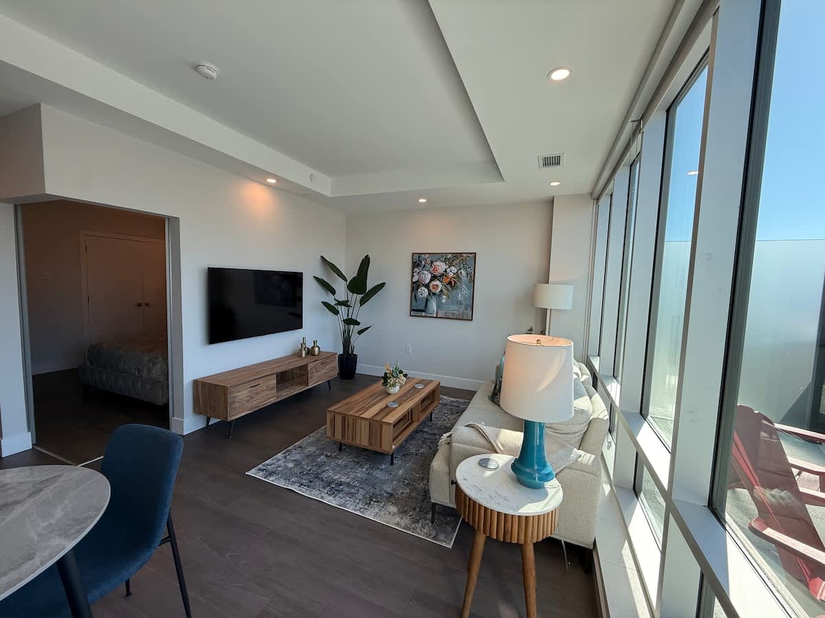Penthouse downtown 1 Bedroom with 6 appliances