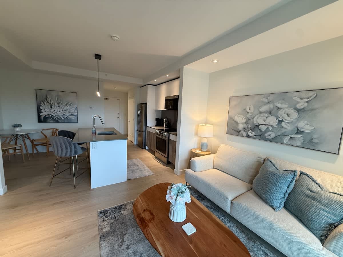 Bright, warm & cozy 1 BR in North End Halifax