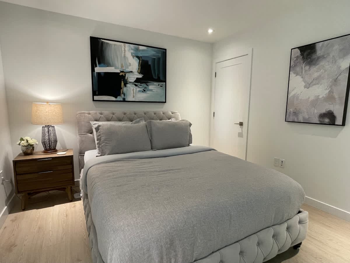 Bright, warm & spacious 1 BR in North End Halifax