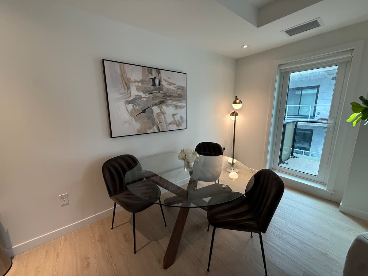 Bright, warm & spacious 1 BR in North End Halifax