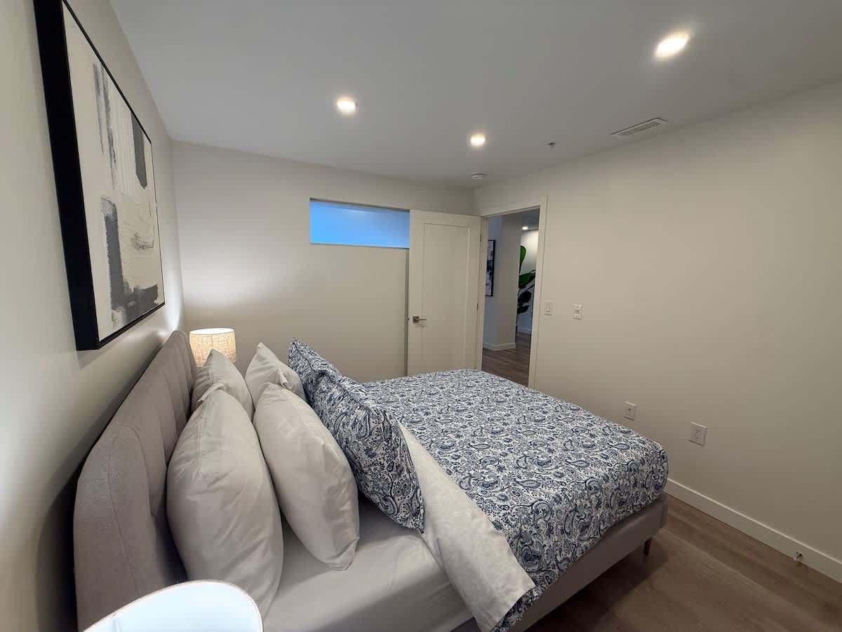 Halifax Waterfront 2 BR and 2 Bath with 6 appliances