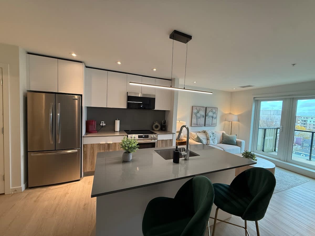 Bright spotless & modern 1 BR in North End Halifax