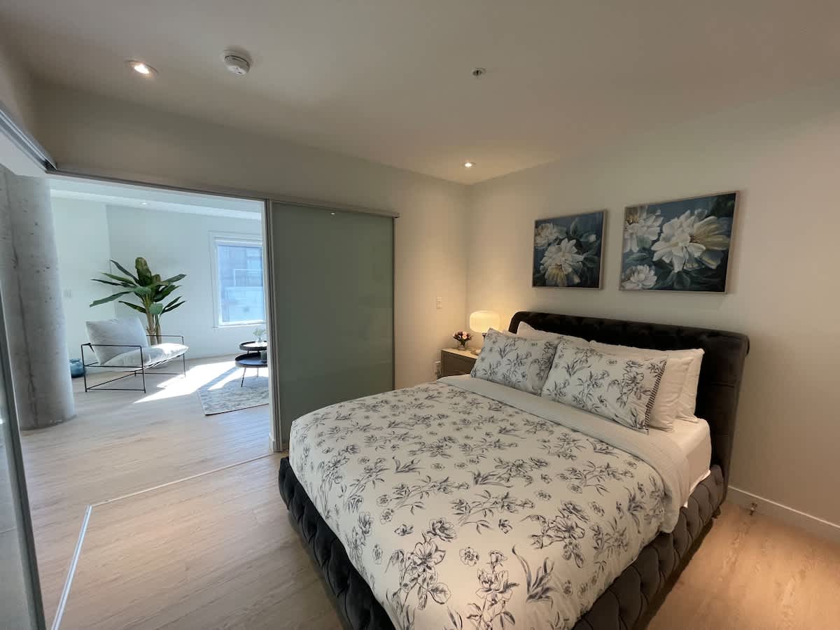 Bright, warm & spotless 1 BR in North End Halifax