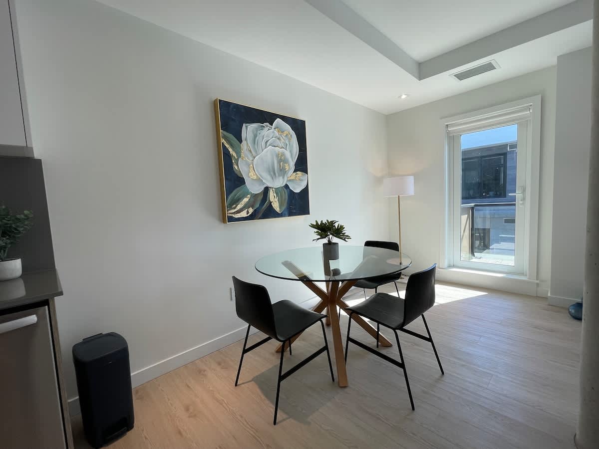 Bright, warm & spotless 1 BR in North End Halifax