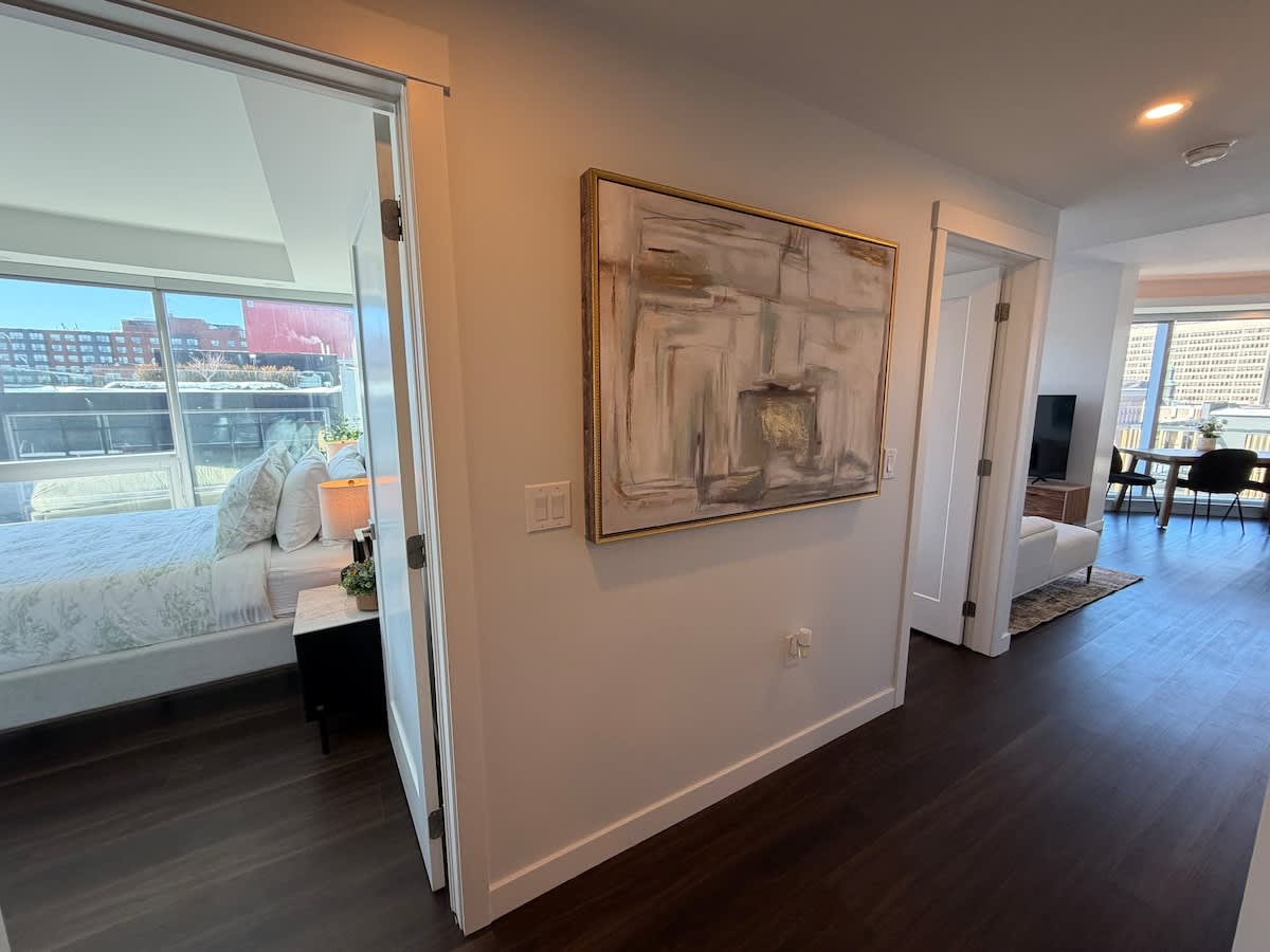 Downtown waterfront 2 BR and 2 Bath with 6 appliances