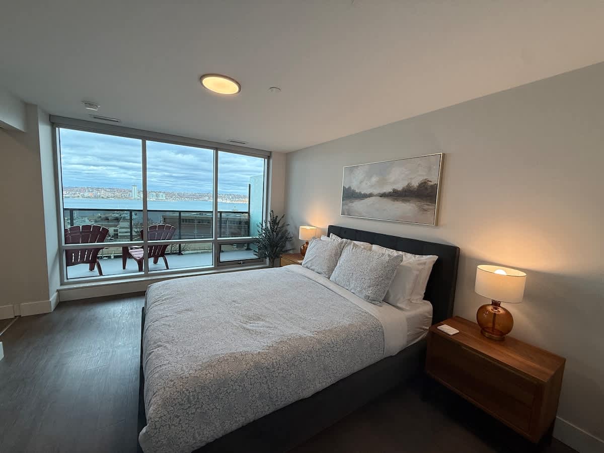 Halifax waterfront 2 BR and 2 Bath with 6 appliances