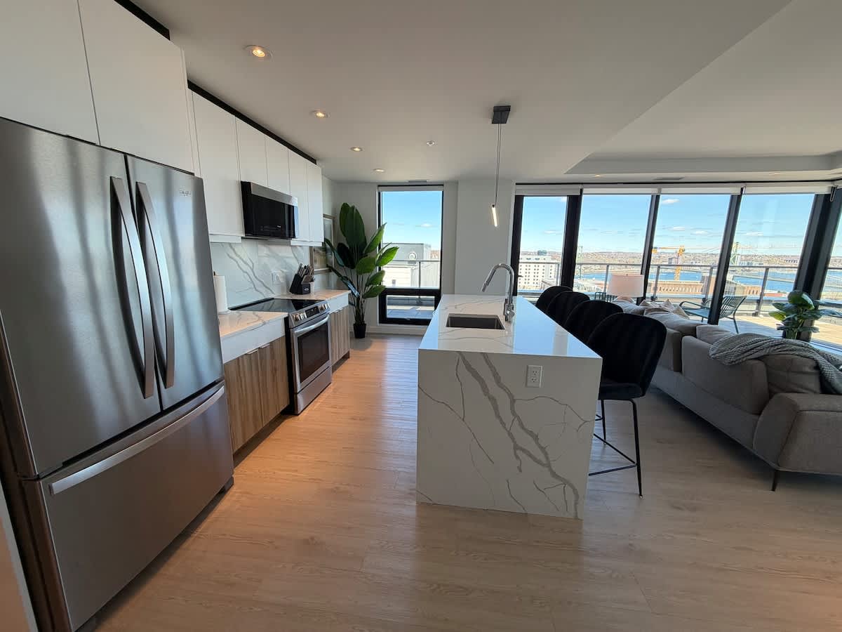 Northend HFX 2 BR/ 2 Bath Penthouse with waterview