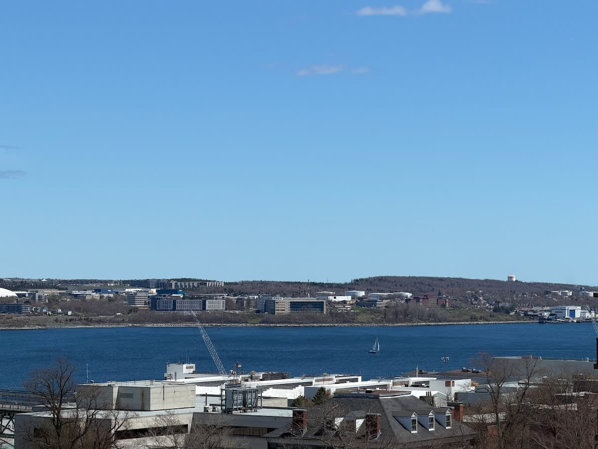 Northend HFX 2 BR/ 2 Bath Penthouse with waterview