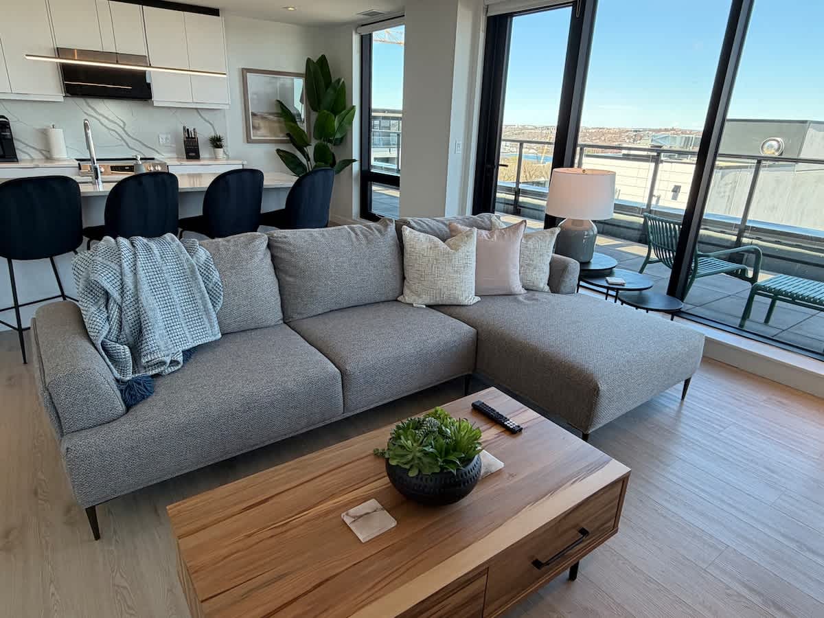 Northend HFX 2 BR/ 2 Bath Penthouse with waterview