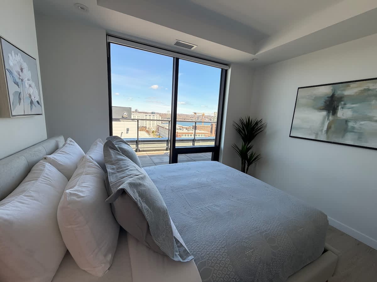 Northend HFX 2 BR/ 2 Bath Penthouse with waterview
