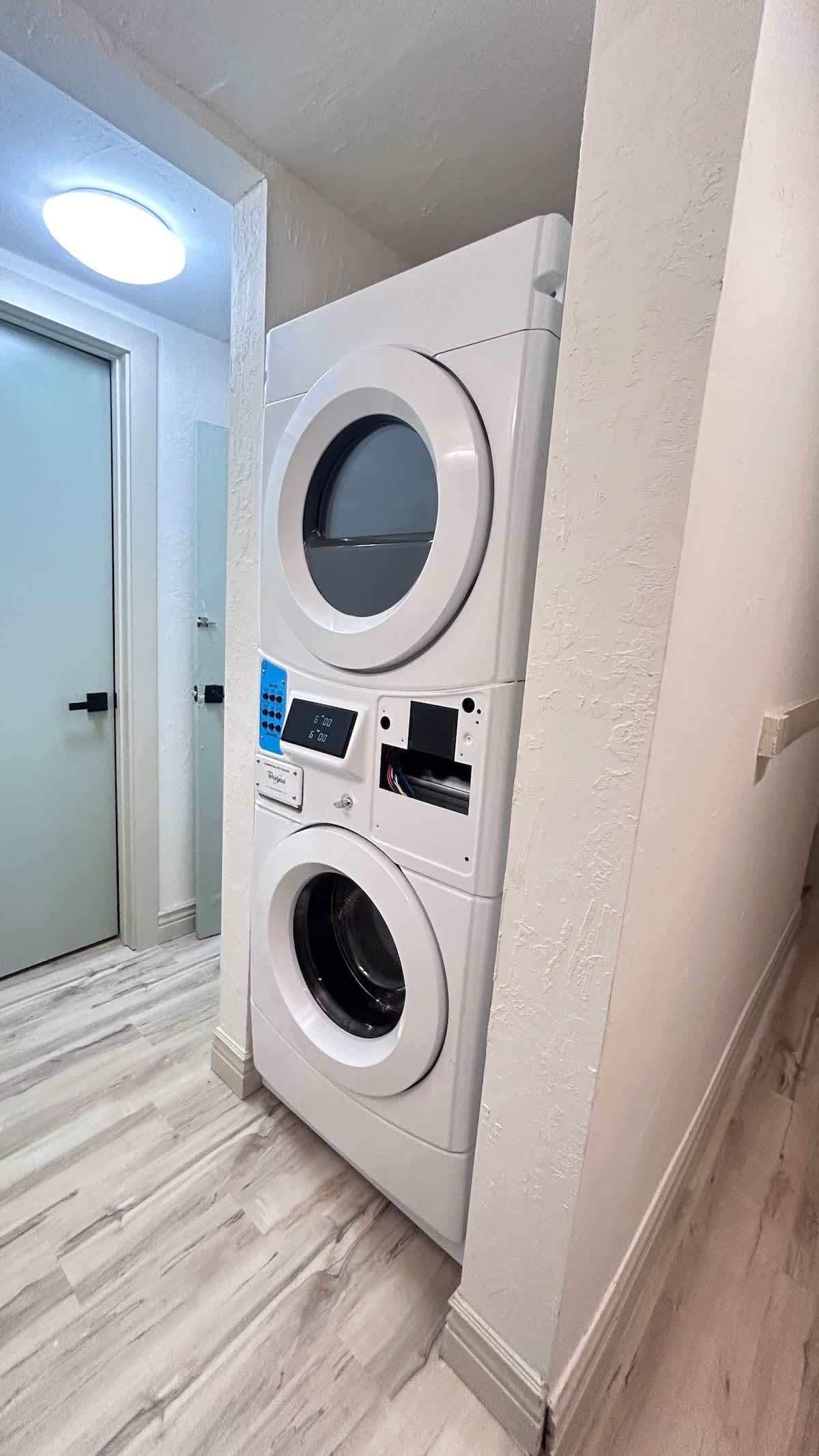 Downtown SF Co-Work Retreat on Ellis-Cobalt & Clay 2