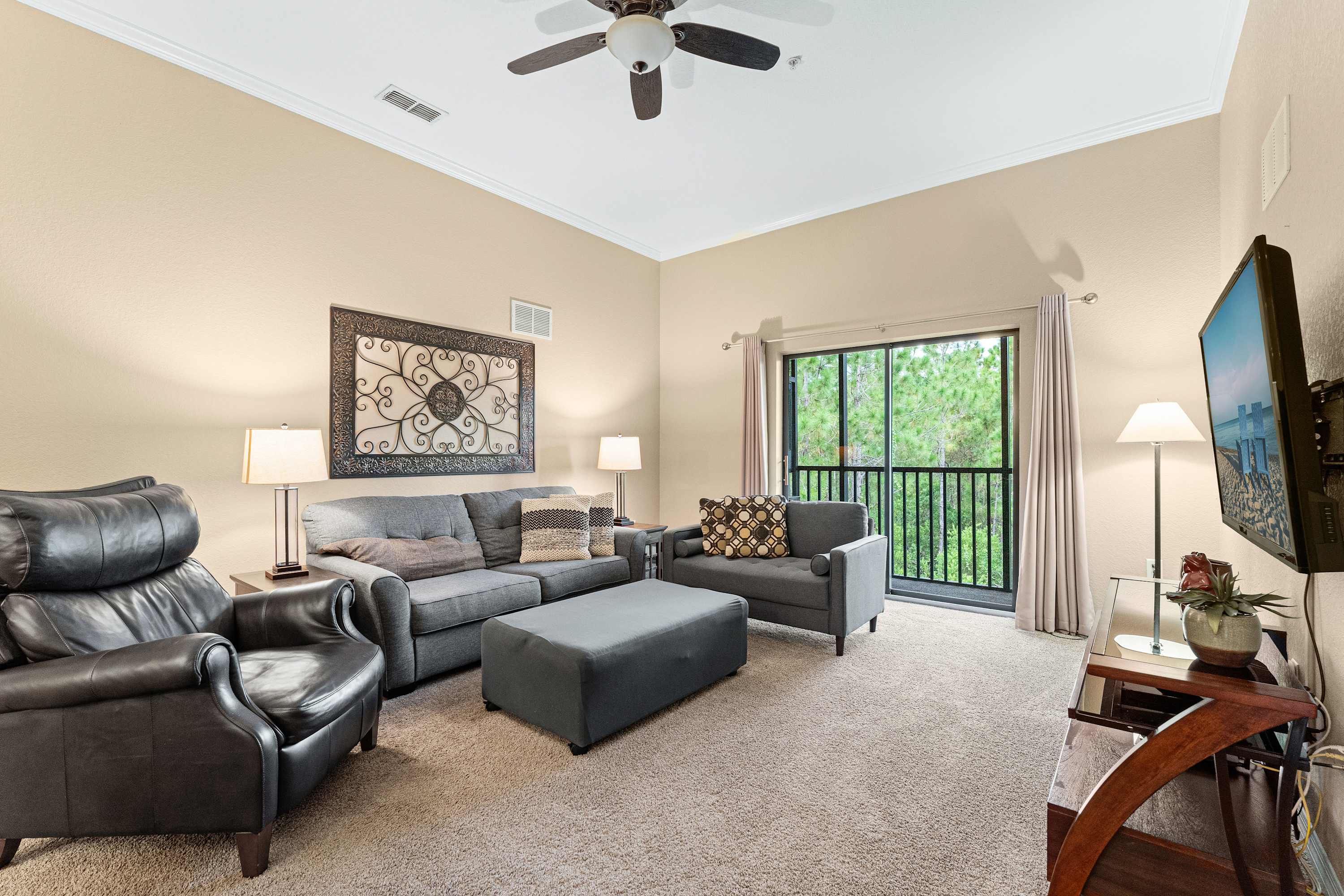 Homey Nature Escape - Sleeps 6!