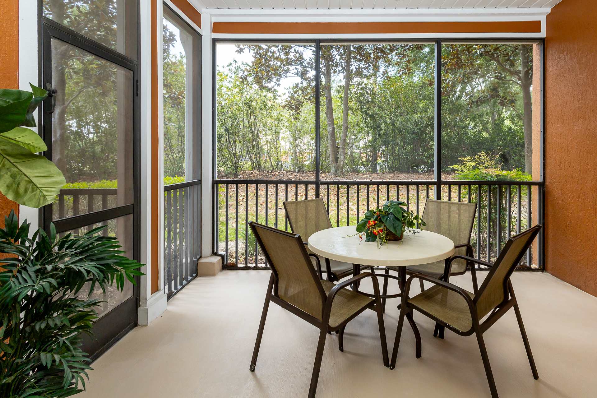 The shared ensuite contains a single vanity & shower/tub combo