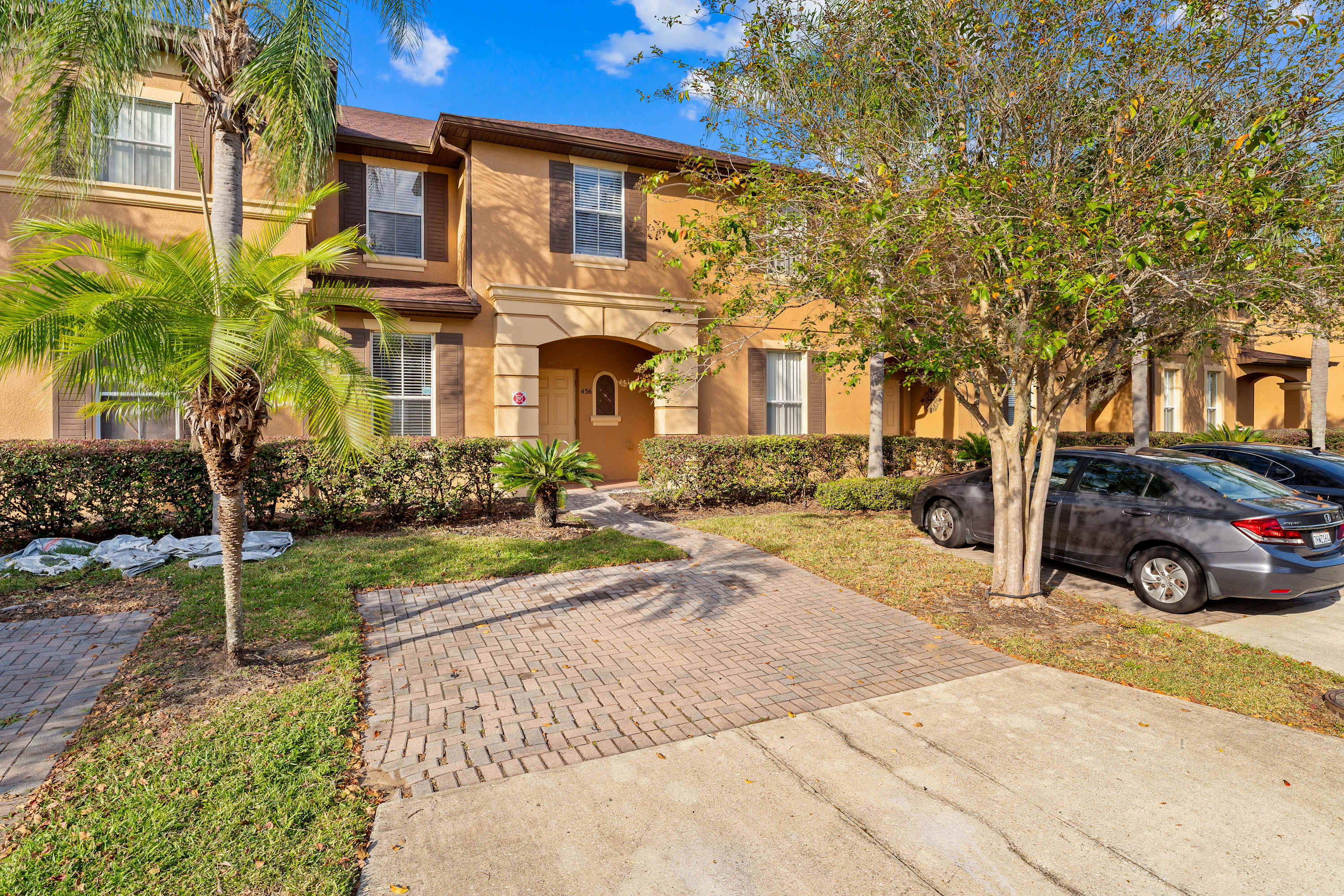 Welcome to Modern Elegance of Regal Palms!