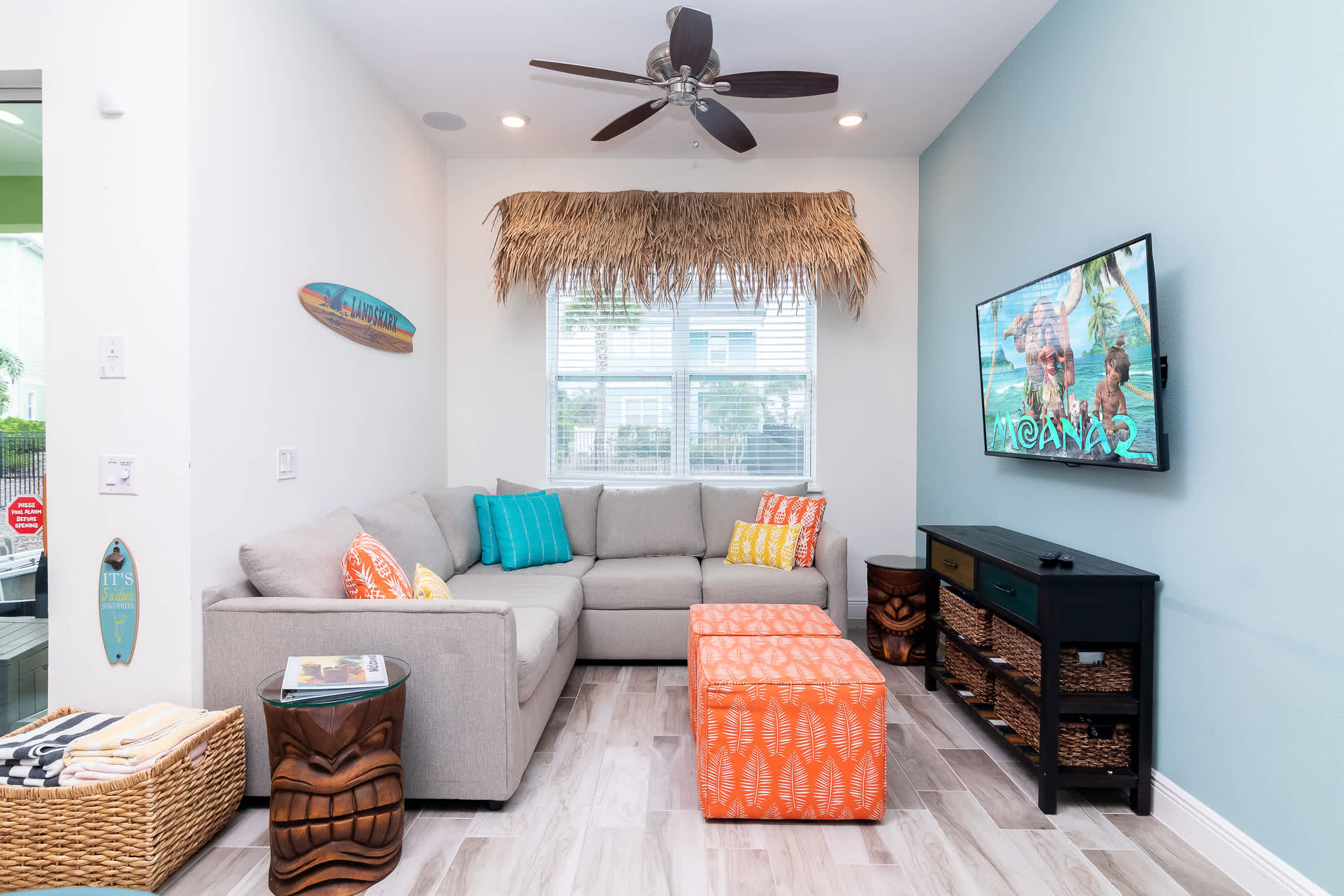 Living room - open concept to dining room