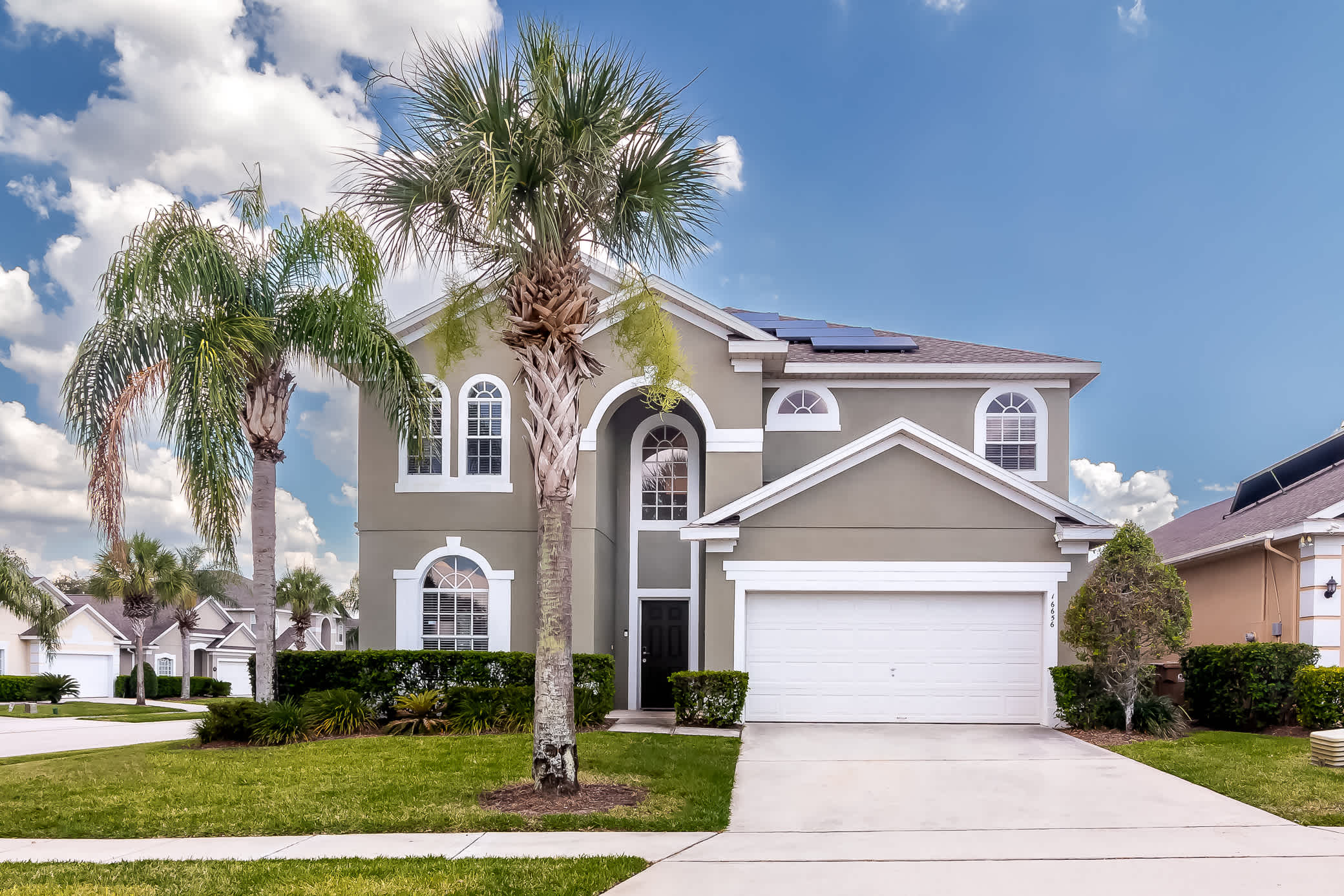 New Ownership - 7BR - close to Disney | Photo 2