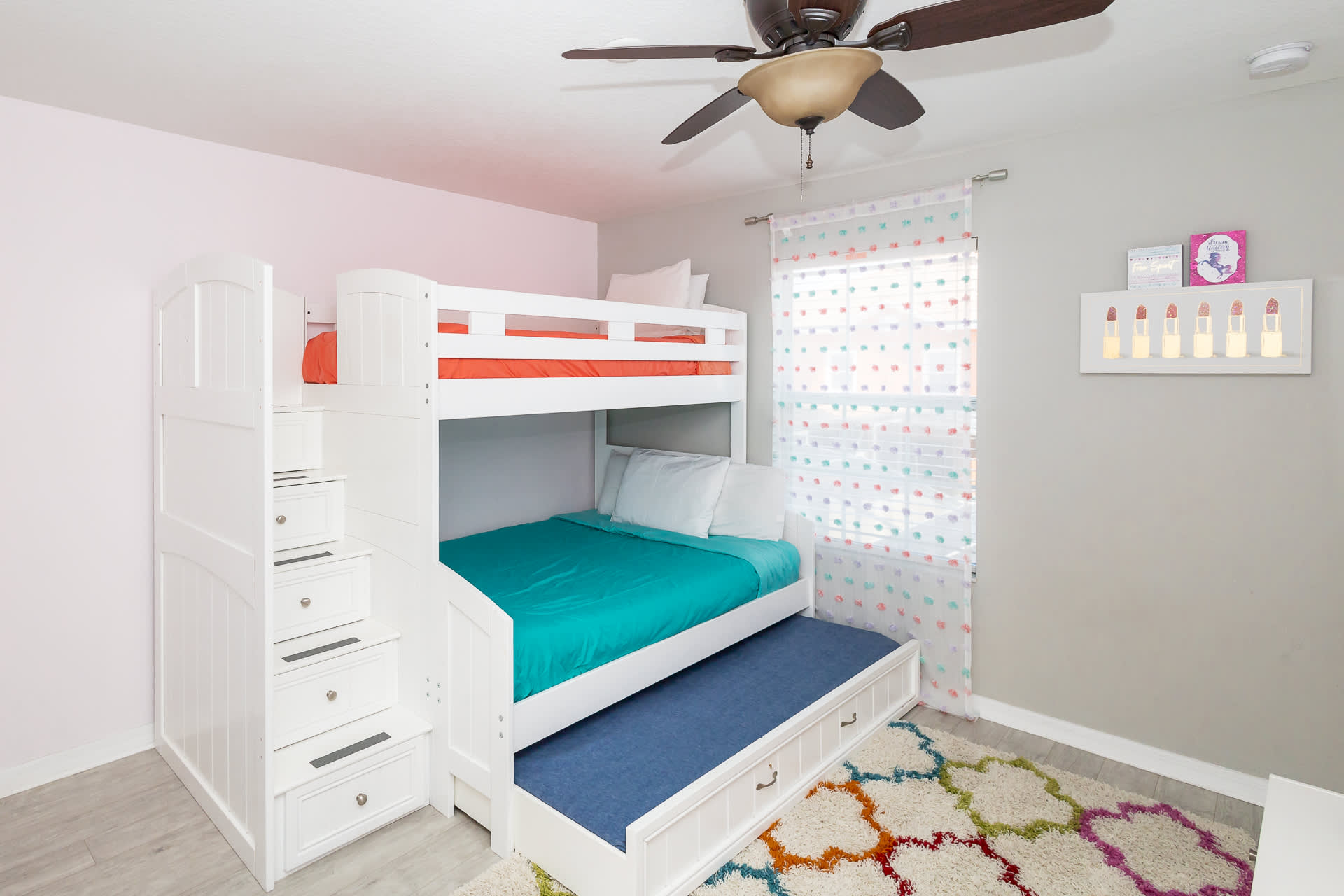 Sunset Chic at Paradise Palms! 3