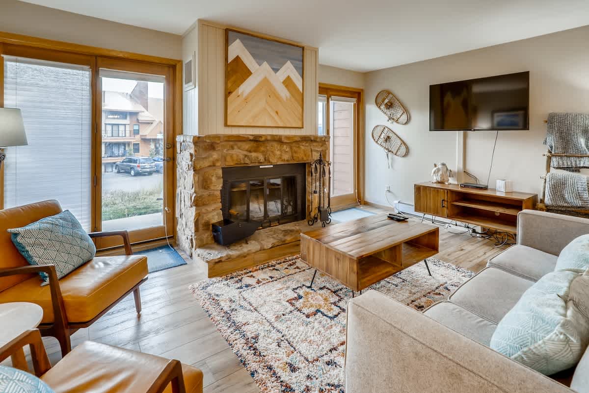 Updated Mountain Condo Near Ski/Golf