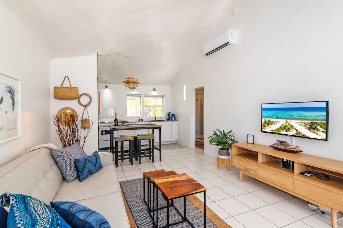 Sea Biscuit 1BR/1BA Oceanfront Sea Lodge at Rum Point 2