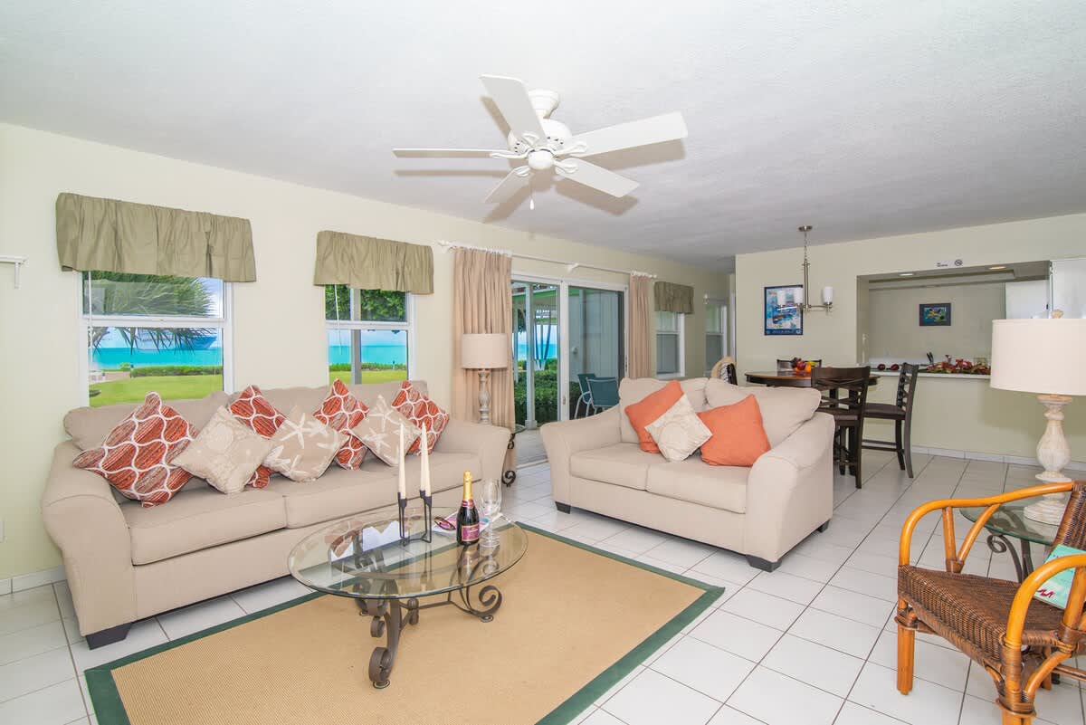 Cocoplum #5 – 2BR Oceanfront Condo on Seven Mile Beach 4