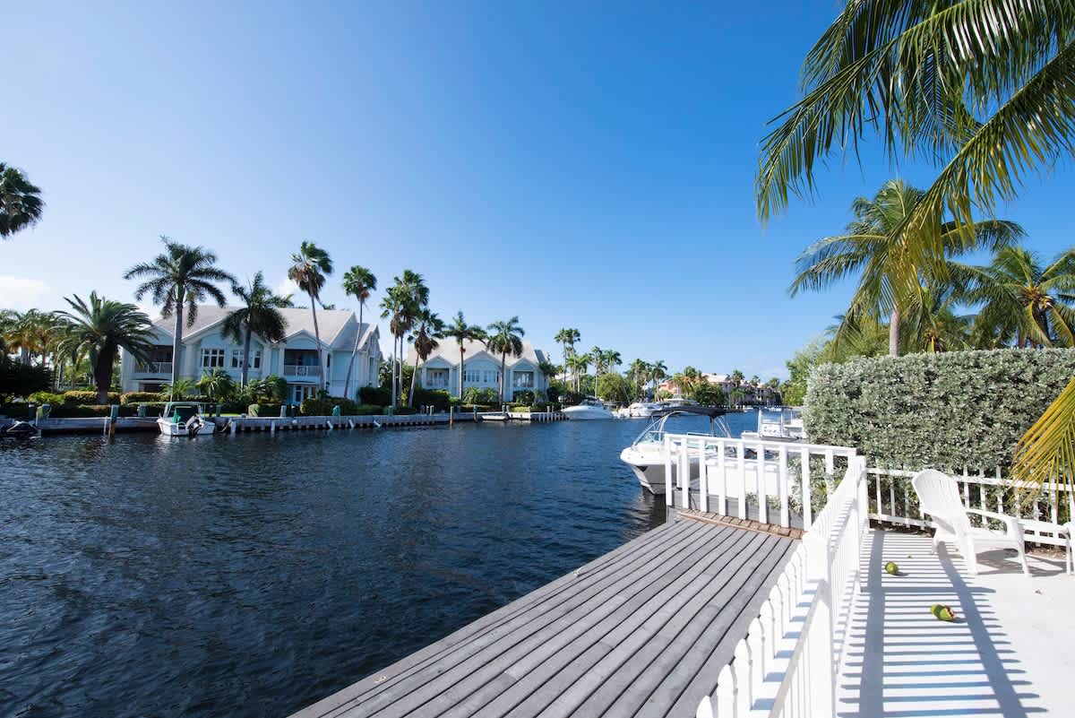 Snug Harbour View #9 – 2BR/2BA Canal Front Condo by Seven Mile Beach 2