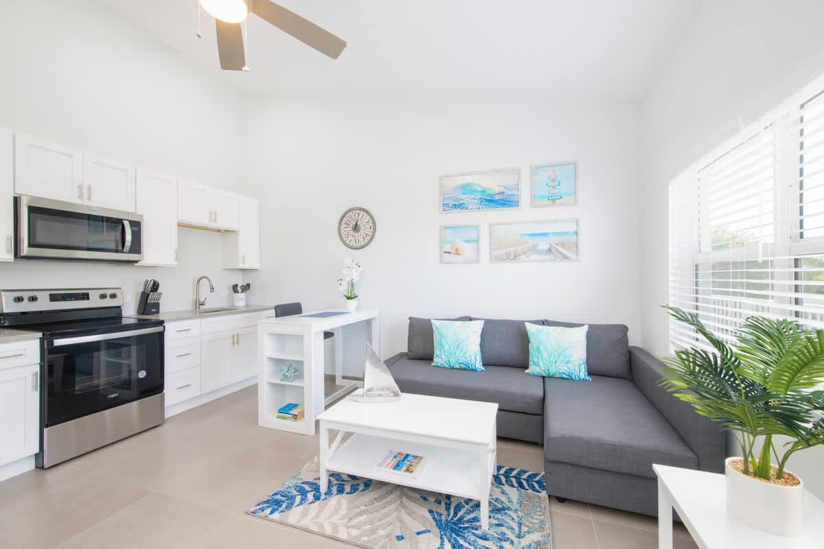 Summertime Suites #50 - One Bedroom & Pool 5