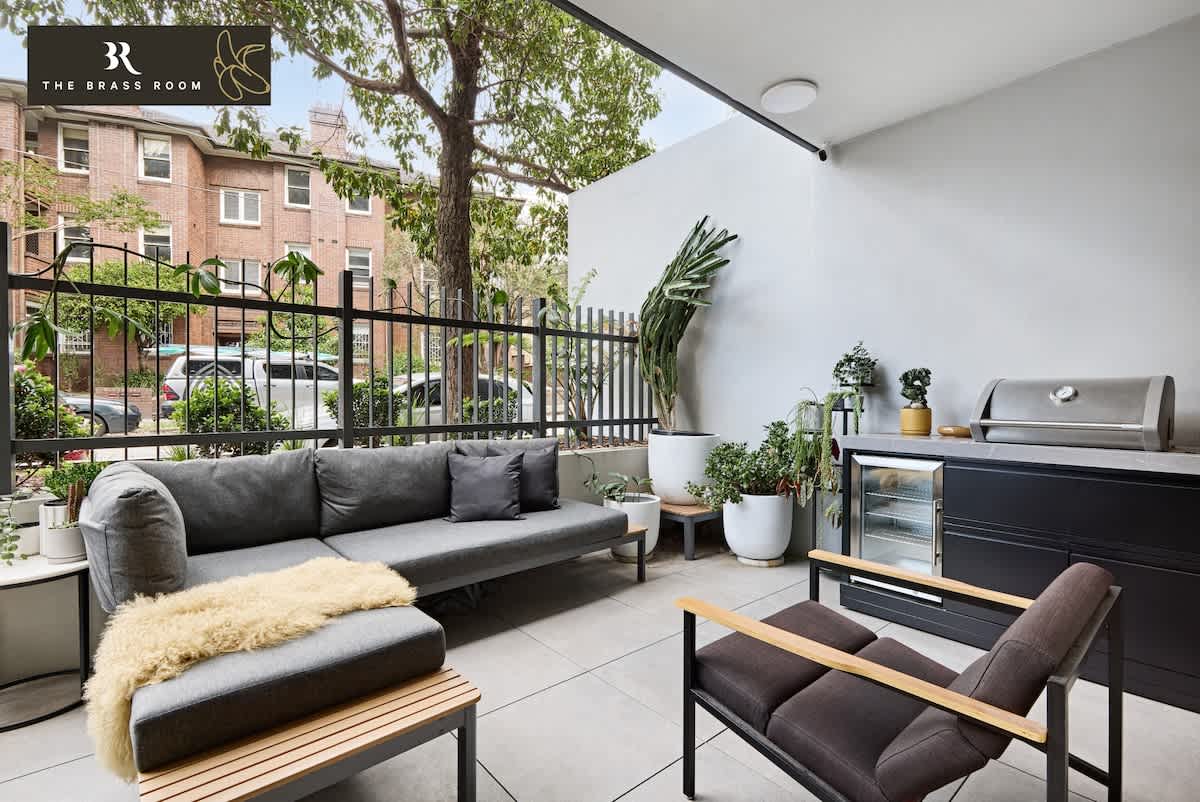 The Brass Banana - Photo 6