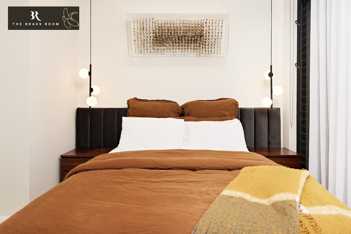 The Brass Banana - Photo 2