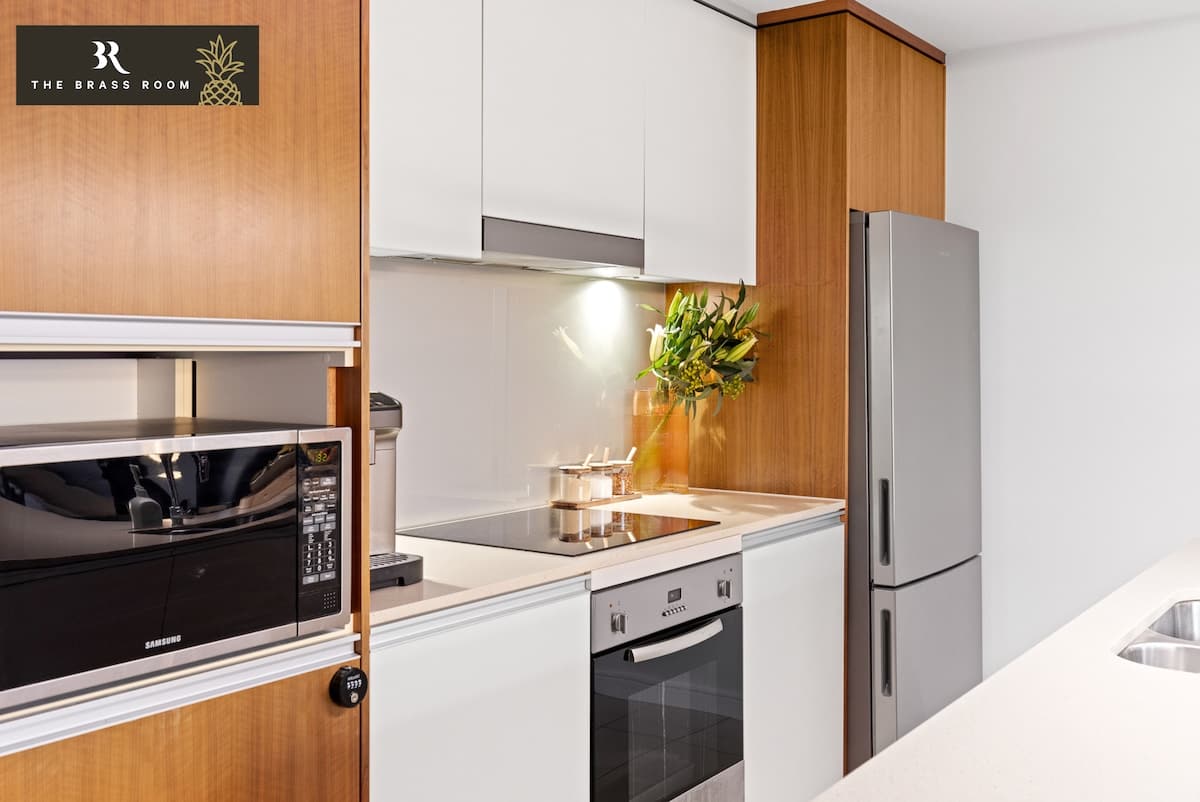 The Brass Room  Pineapple Wyndham Surfers Paradise - Photo 6