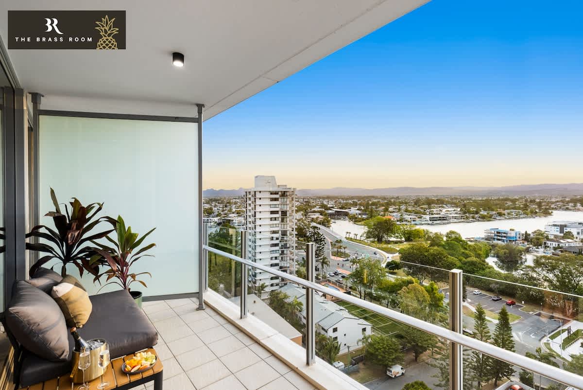 The Brass Room  Pineapple Wyndham Surfers Paradise - Photo 8