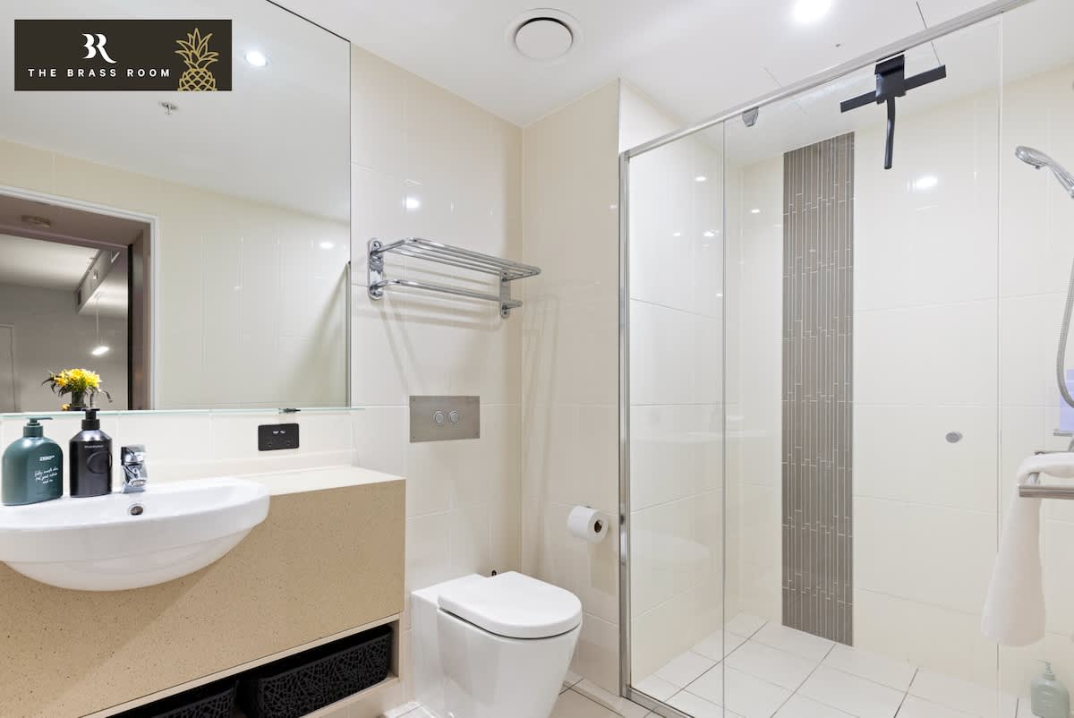 The Brass Room  Pineapple Wyndham Surfers Paradise - Photo 24