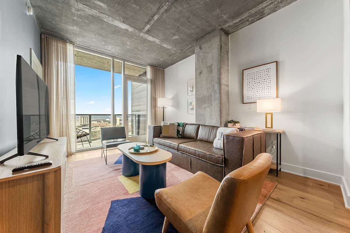 Luxury Rainey Condo w/ Rooftop Pool & Views — Austin, TX — vacation rental