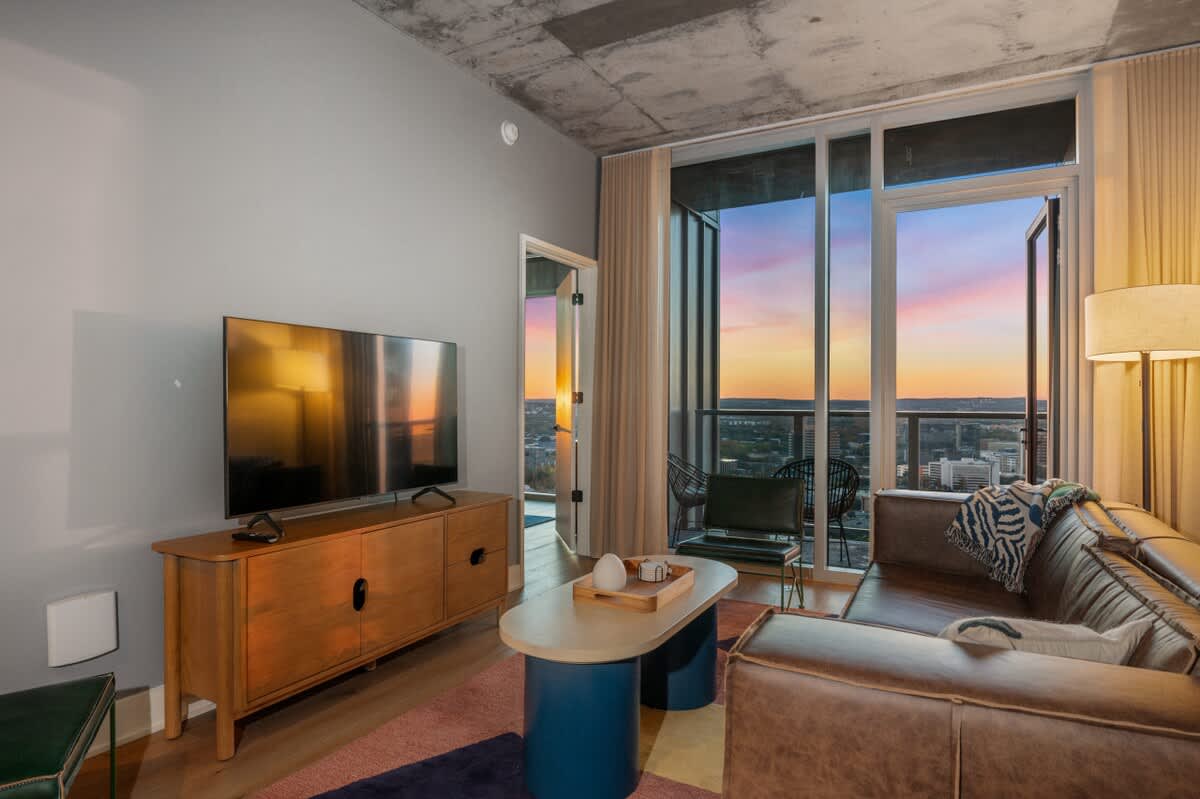 Luxury Rainey St Condo • Rooftop Pool & Balcony — Austin, TX — vacation rental