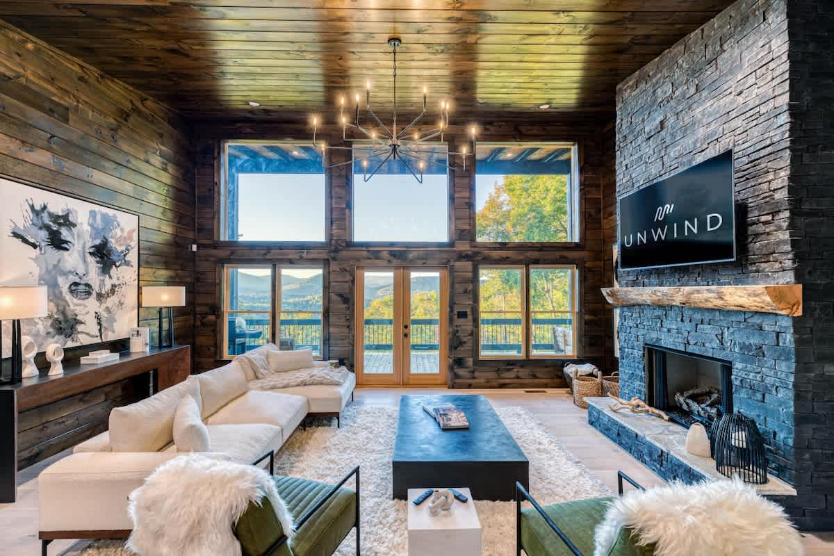 Pinnacle Place – Modern 4BR w/ Hot Tub & Views — Epworth, GA — vacation rental
