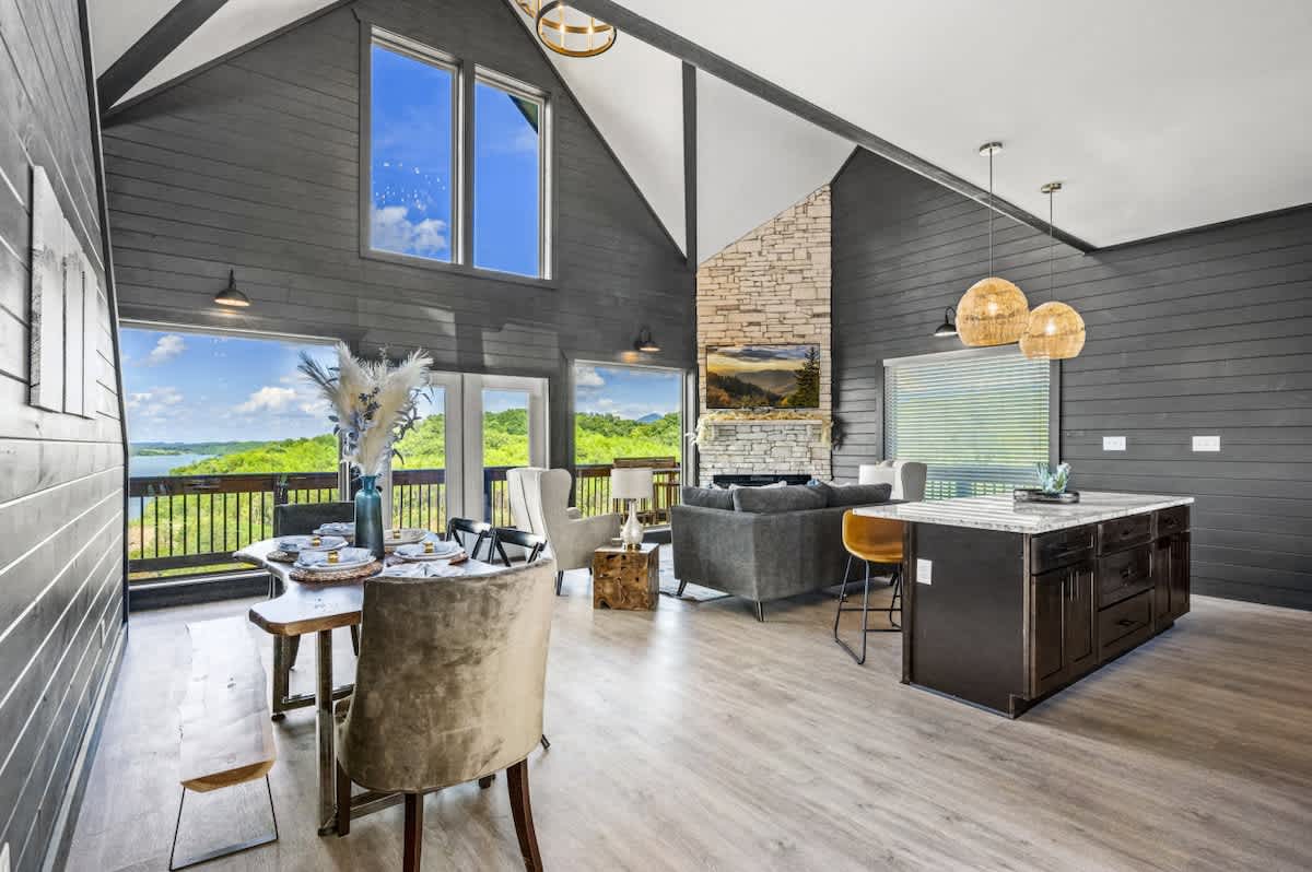  Lakefront Retreat w/ Pool, Hot Tub, Game Room — Sevierville, TN — vacation rental