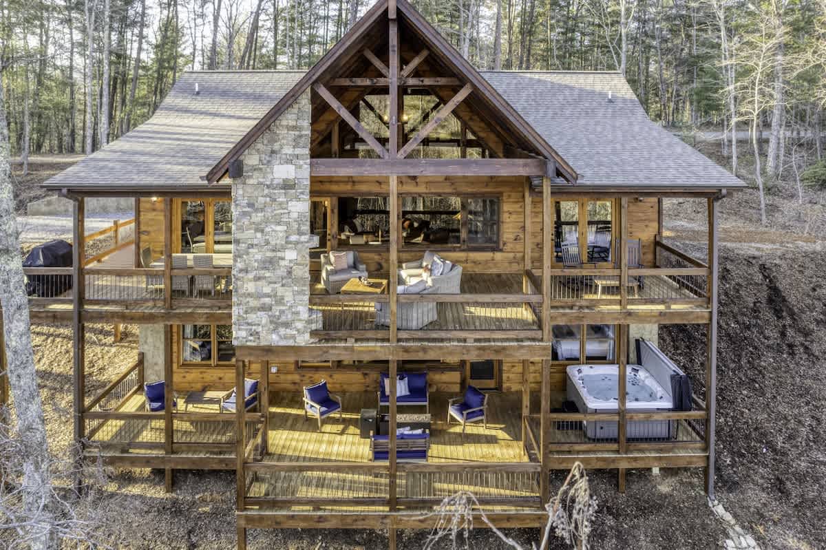 Blue Ridge Cabin | Views, Hot Tub & 2 Decks — Blue Ridge, GA — vacation rental