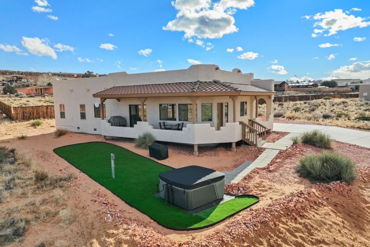 Epic Views | 3BR Overlook w/ Hot Tub & Games — Page, AZ — vacation rental