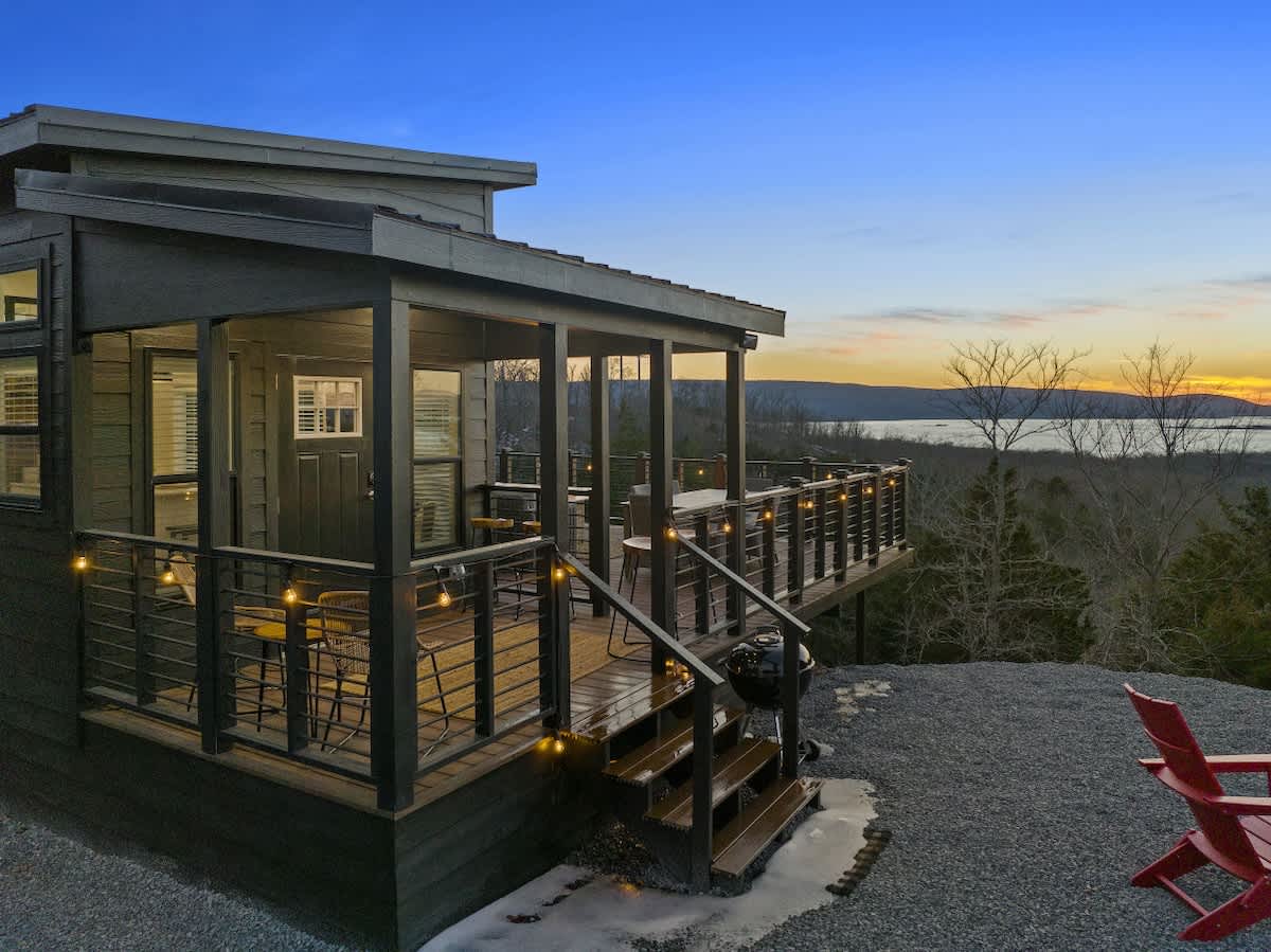 Secluded Lake View Tiny Home with Amazing Views — Pushmataha County, OK — vacation rental