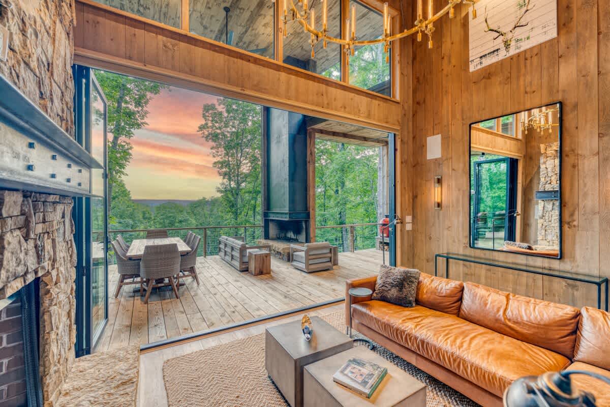 Luxury Modern Cabin • Hot Tub • Fireplace — Blue Ridge, GA — vacation rental