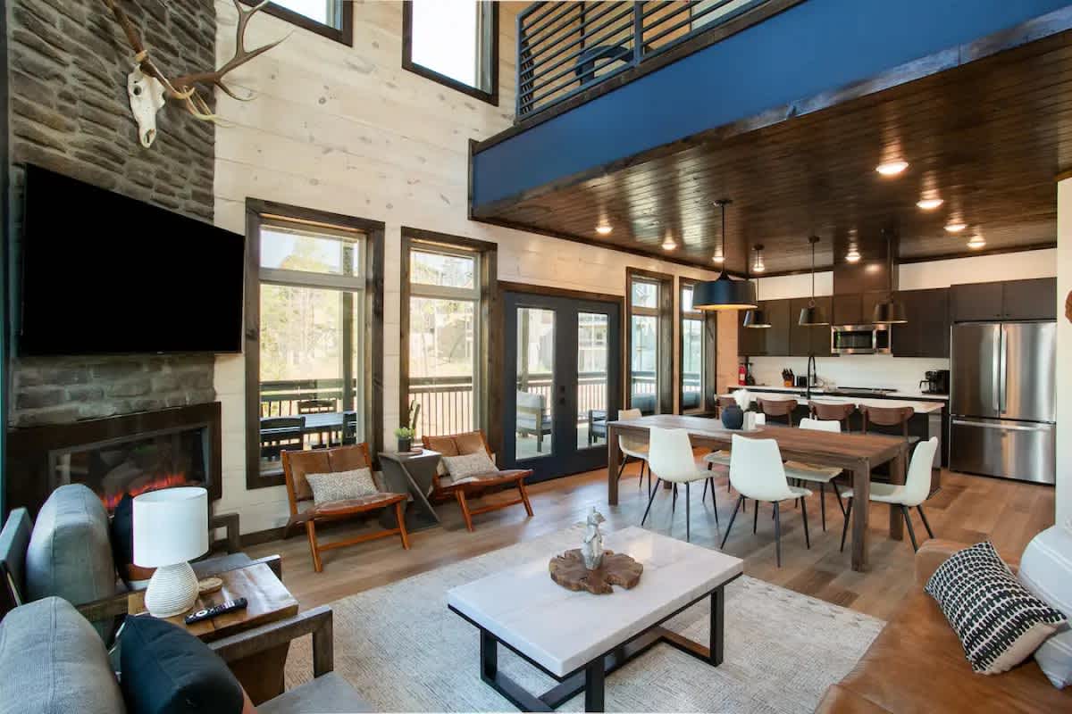 Mtn Luxury Cabin | Indoor Pool, Hot Tub & Arcade — Pigeon Forge, TN — vacation rental