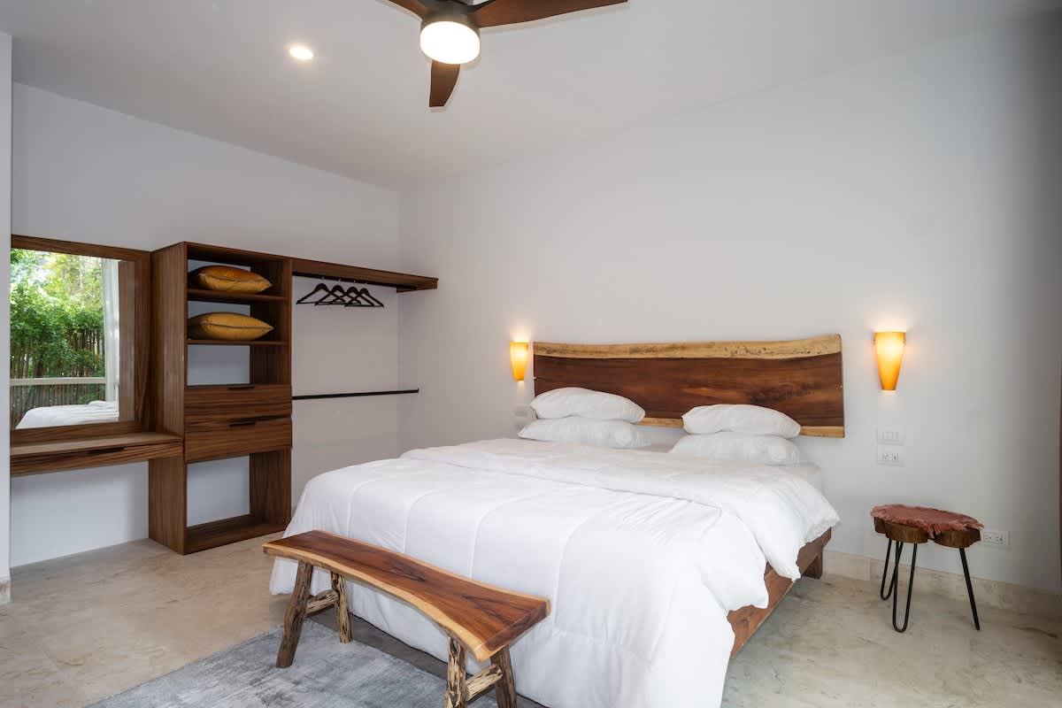 Luxury Villa- Rooftop Pool, BBQ & Palapas! 5