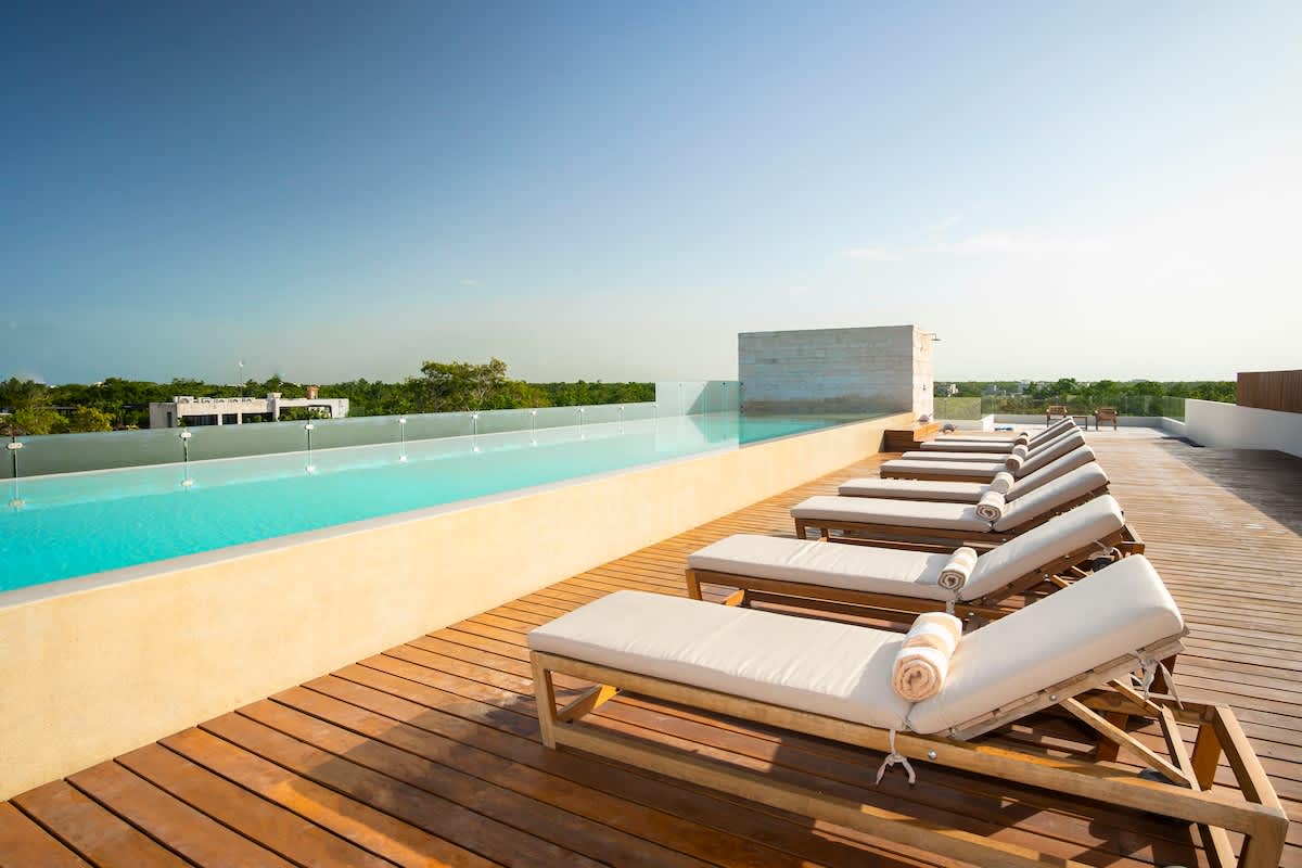 Luxury Villa- Rooftop Pool, BBQ & Palapas! 2