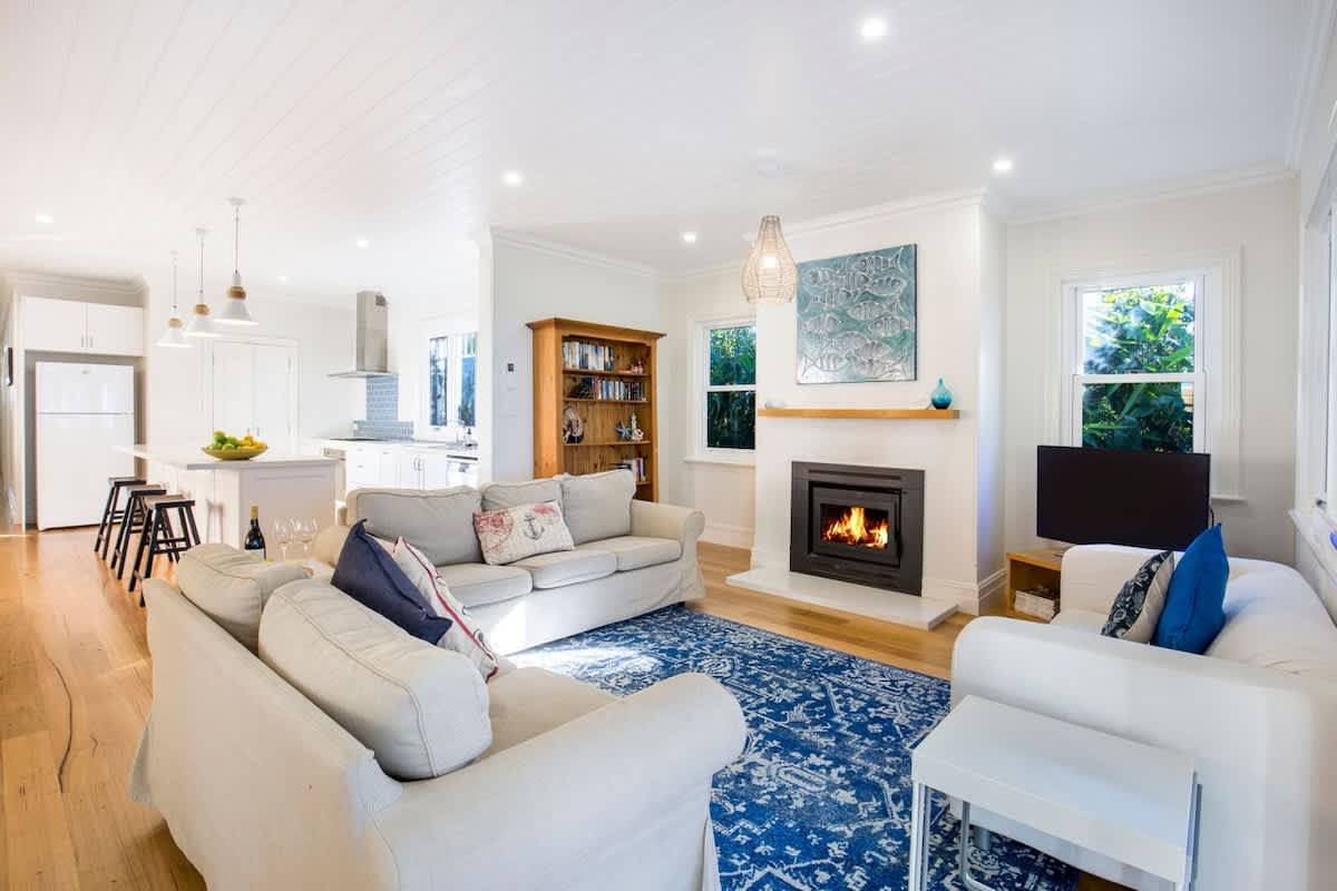 This Is It – stylish 4-bedroom Vincentia retreat