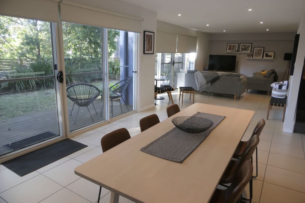 Acacia on Orion Beach – pet friendly coastal home