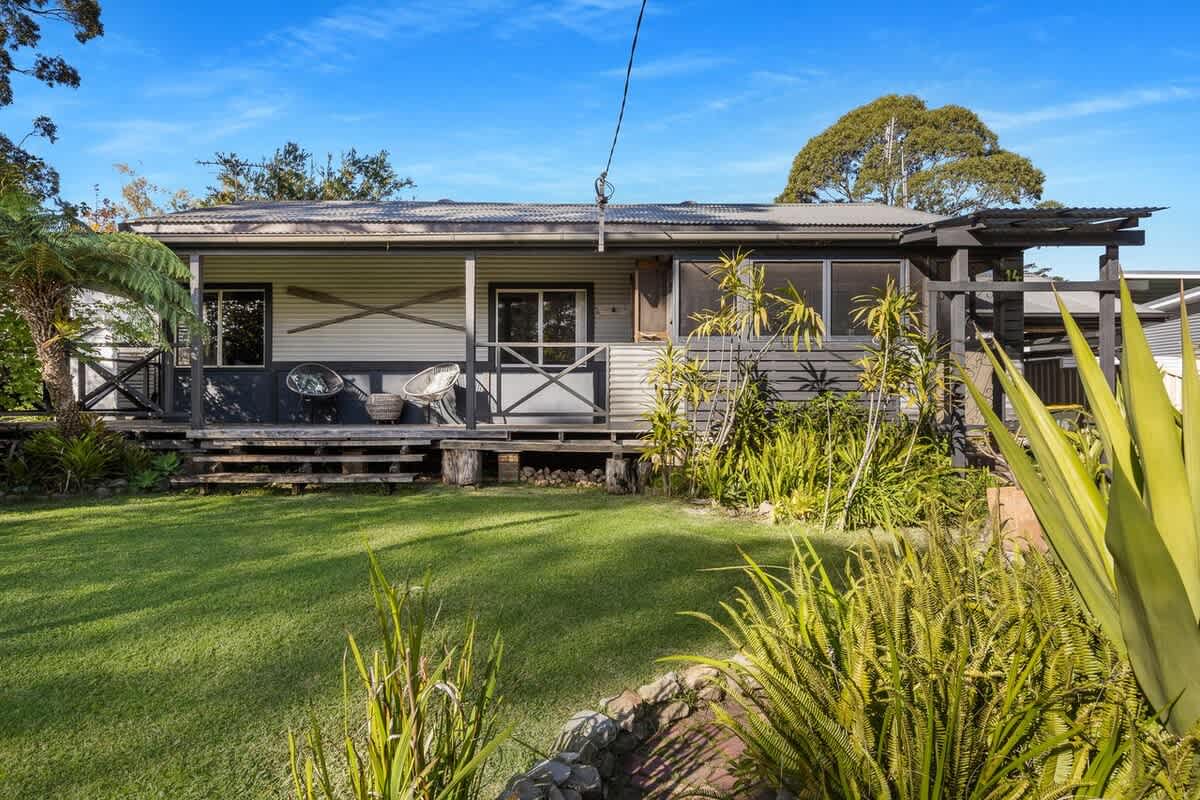 Ma Te Kokorou – pet-friendly Huskisson pool escape