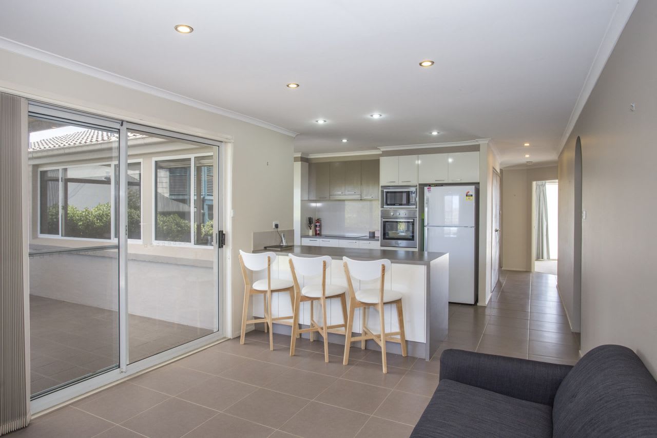 Kurrawa Drive – modern beach home w/ ocean views
