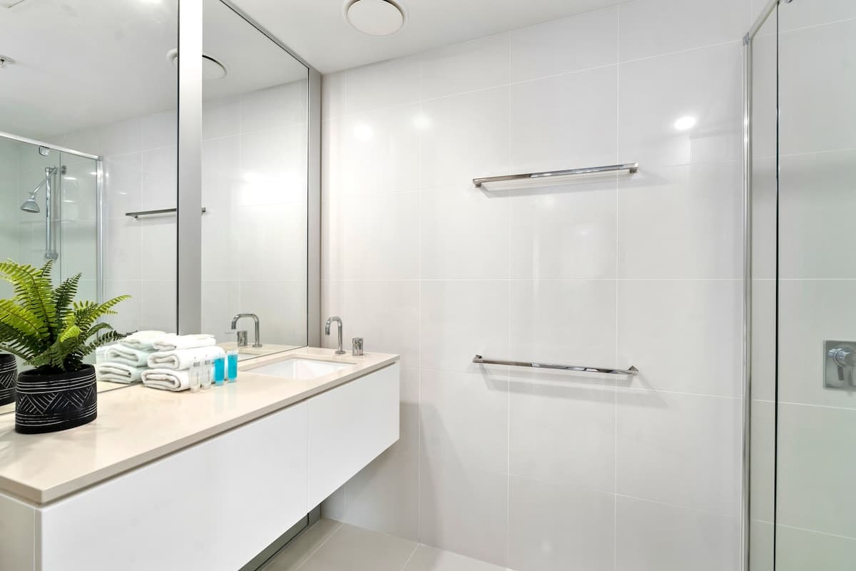 Q1 4 Bedroom Beach in Surfers Paradise