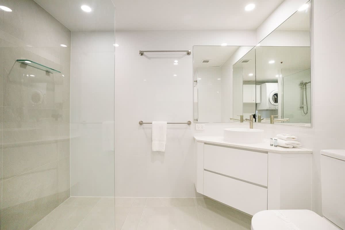 Full bathroom